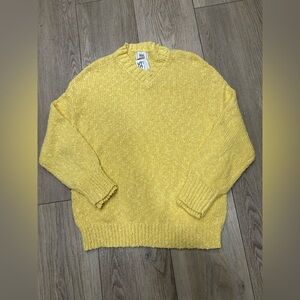 BDG. V-Neck Men’s Sweater in Bright Yellow. Size SP